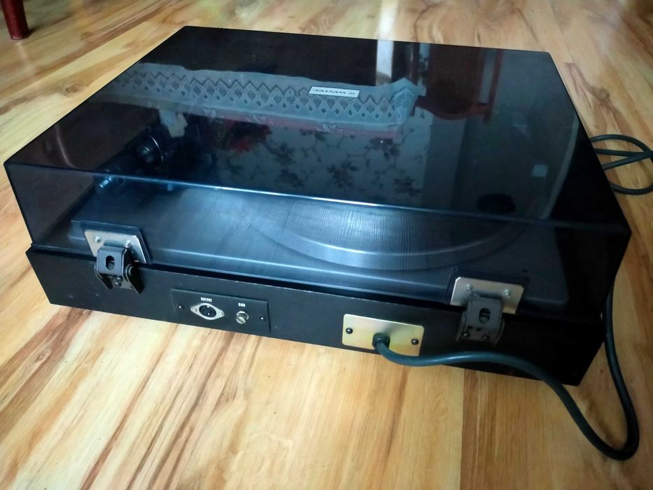 WINTEC T 800 A Gramofon Belt Drive. Półautomat. Vintage.