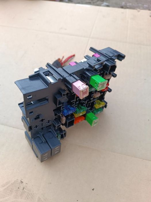 Volkswagen Golf VII Skrzynka bezpieczników / Komplet 5Q0937615C  SKODA OCTAVIA 3 III