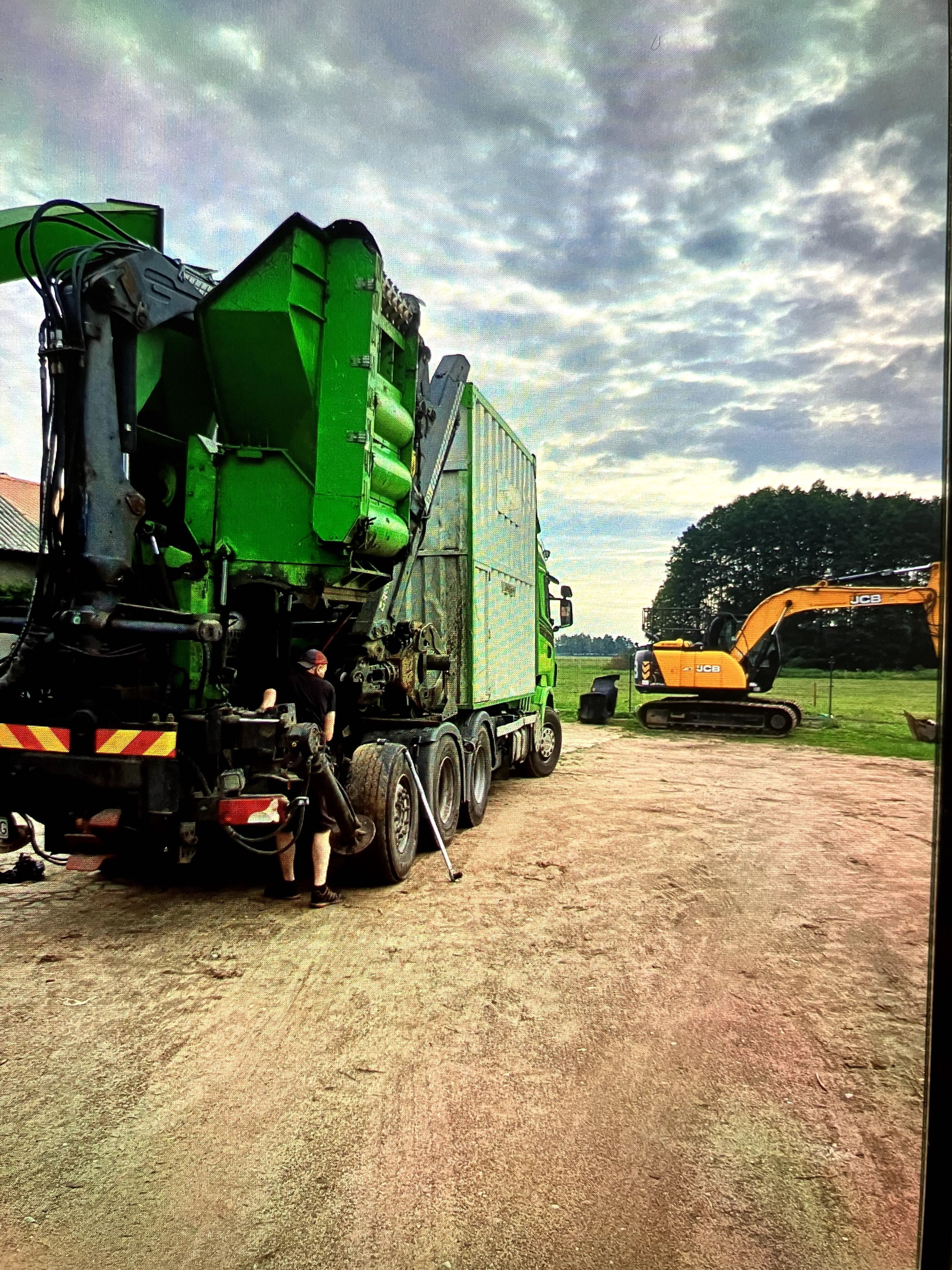 SCANIA R620 Scania R620 LB8X4 2011r z rębakiem Bruks 805CT