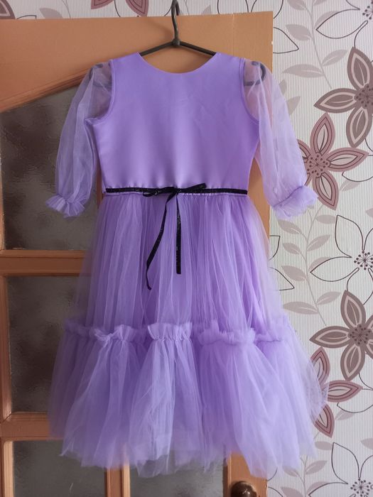 Продам платье для девочкі рост140.