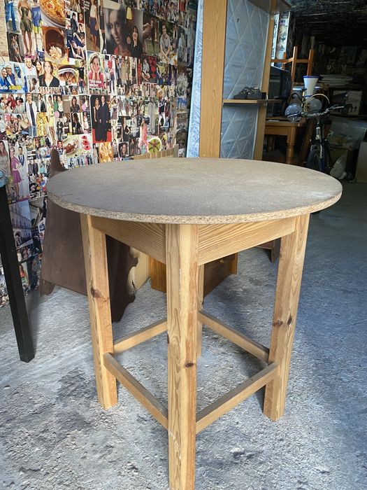 Mesa com 1,20 de altura para desocupar