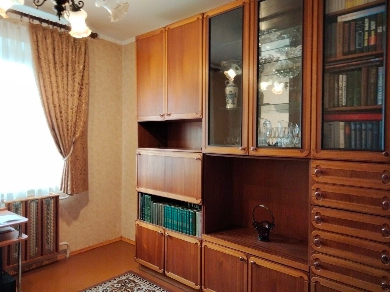 Продам 4-х кімнатну квартиру у м. Чернігові, від власника.