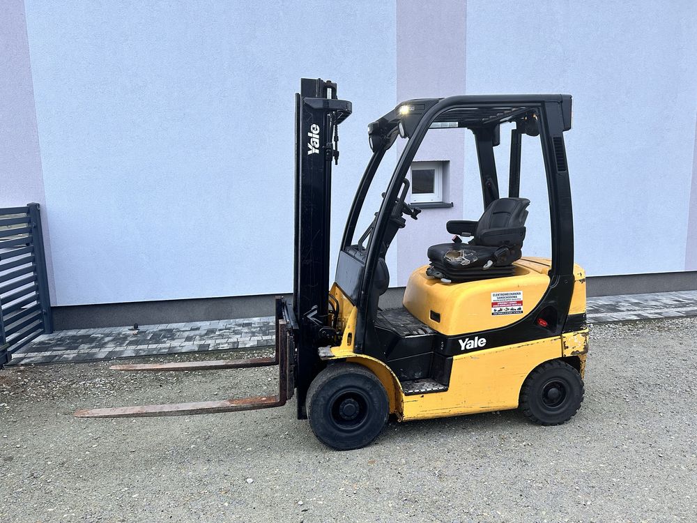 Wózek widlowy Yale 1,6t  3,3m automat diesel yanmar przesuw 2015r