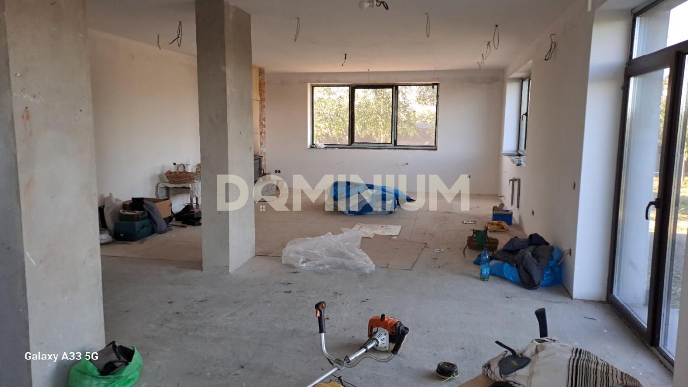 Продаж новобудови м.Виноградів вул. Трояндова