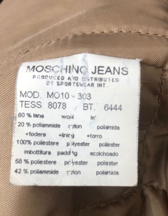 Casaco marca MOSCHINO