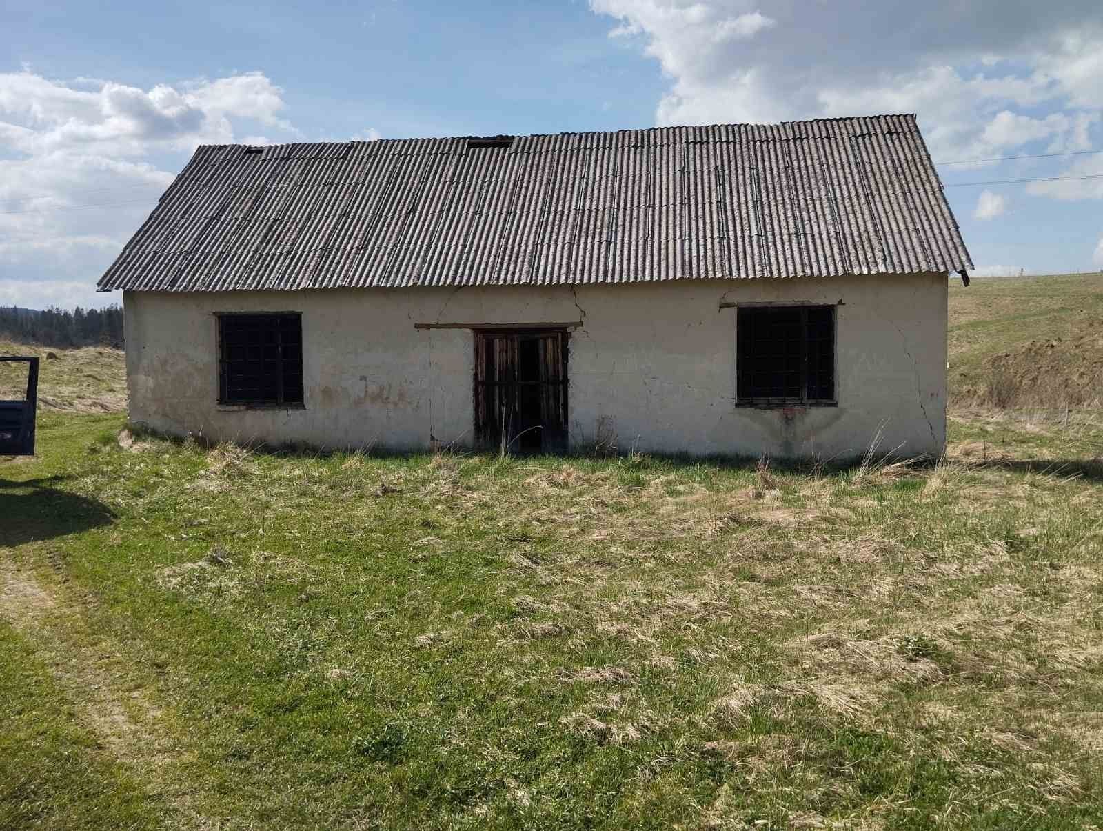 Продається Земельна ділянка з будівлею