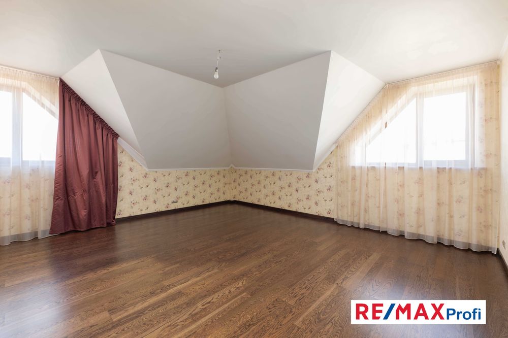 Готовий будинок 260 м2,  12 соток , с. Хотів (поруч Лісники, Чабани)