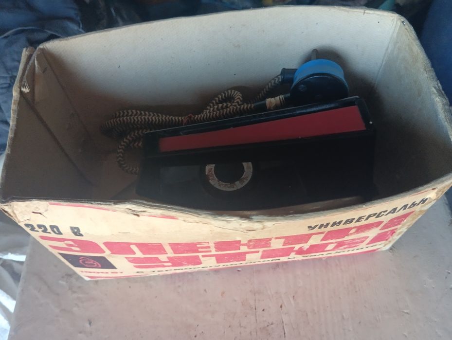 Утюг для глажки.