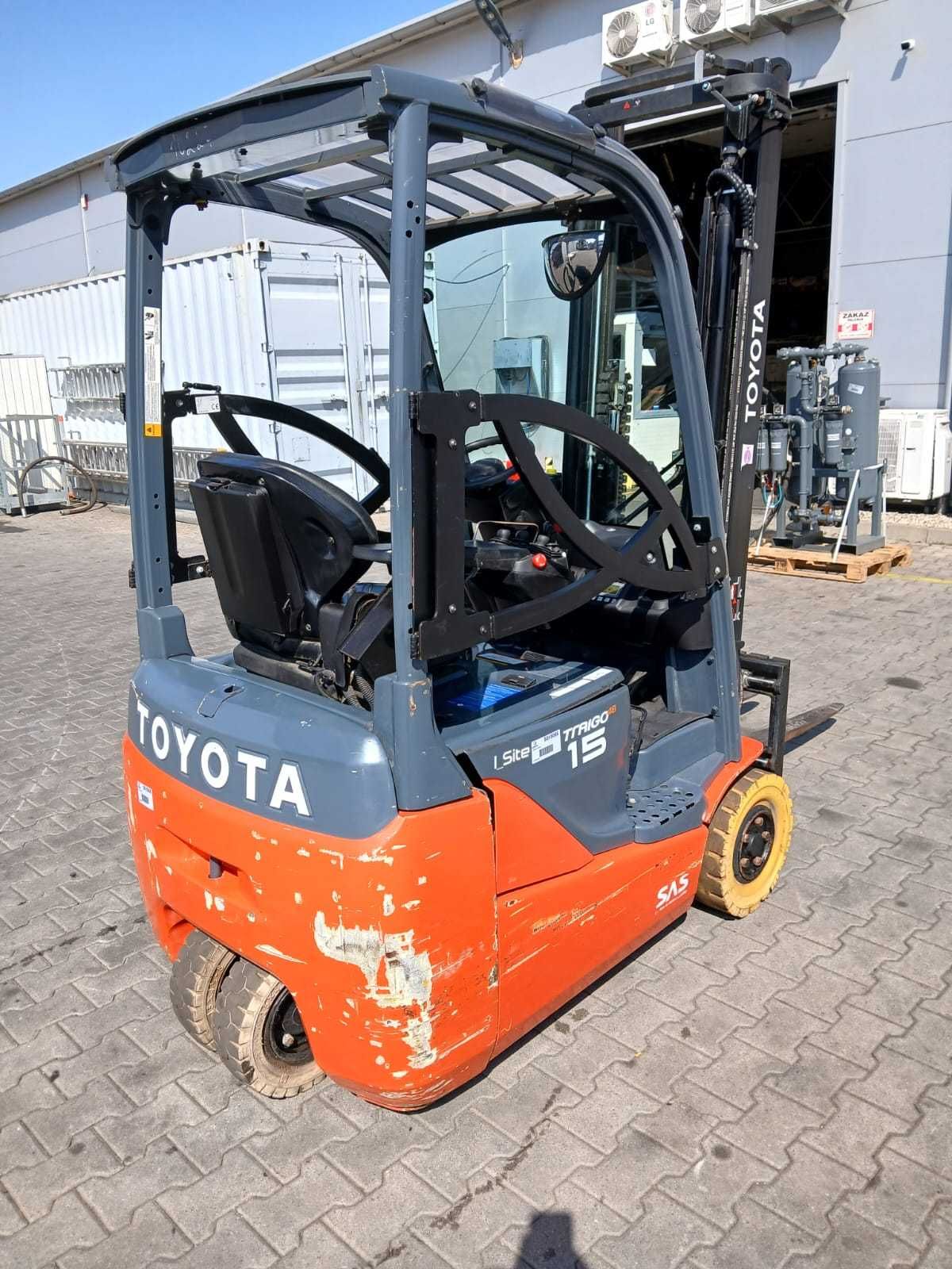 Wózek widłowy TOYOTA 8FBE15T z ładowarką, 2016r, S015066