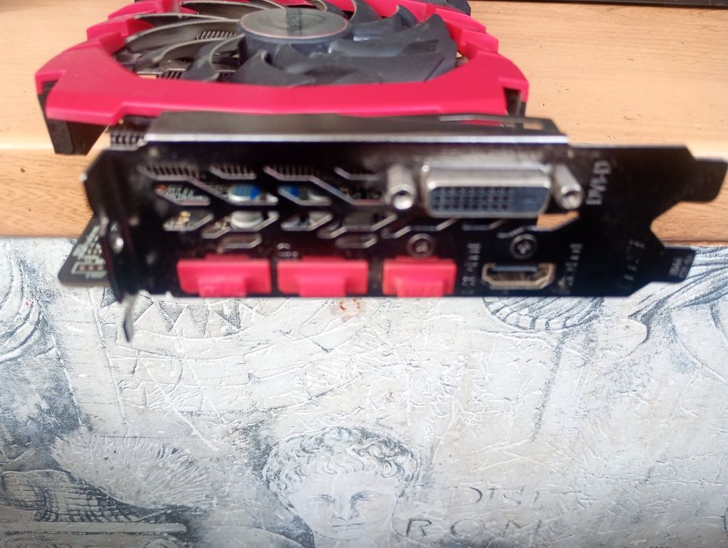 Продам видеокарту от MSI