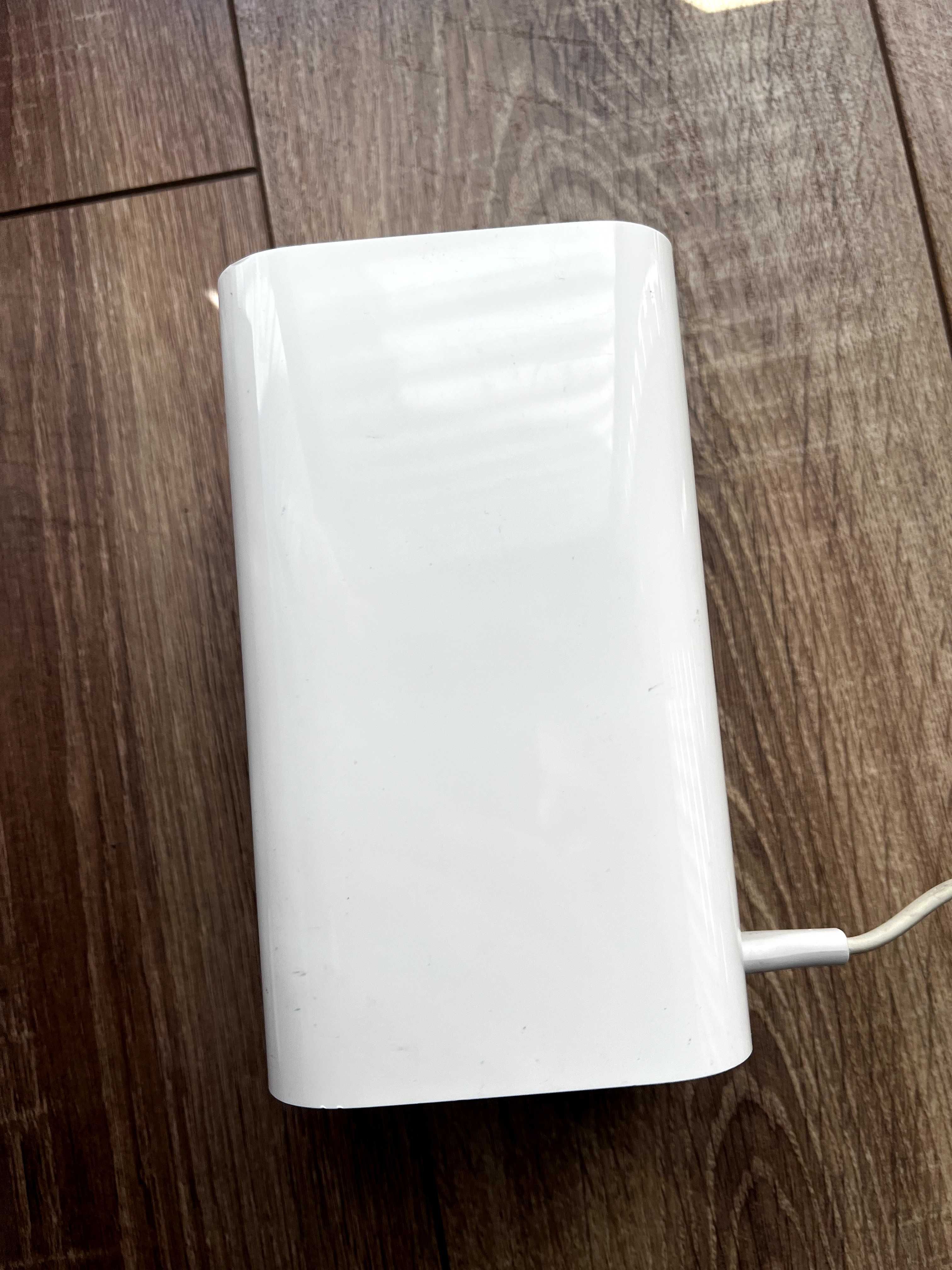 Apple AirPort Extreme Base Station