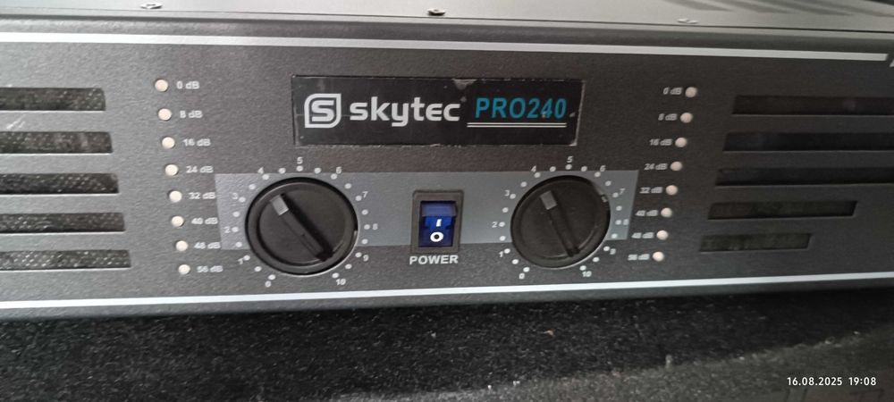 Końcówka mocy SKYTEC PRO 240