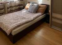Łóżko z materacem 140x200 drewniane