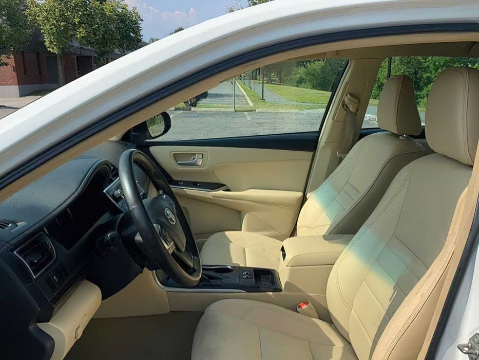 Toyota Camry      2016