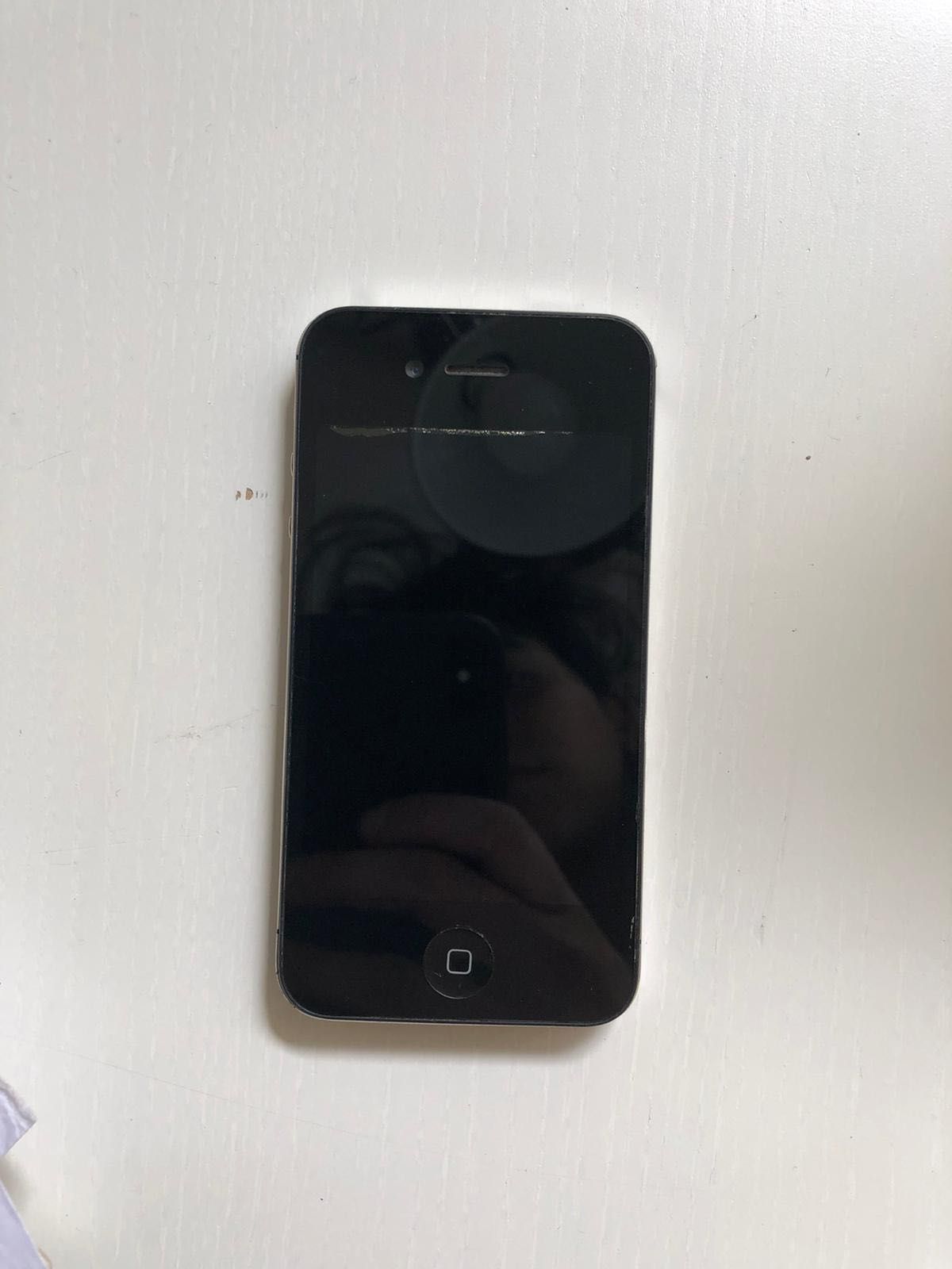 Iphone preto 4 (sem carregador)