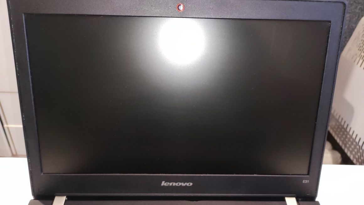 Ноутбук Lenovo e31-80 / i5-6200U/8 Gb/SSD 120 Gb/video 1 Gb