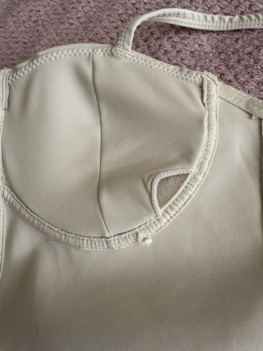 Топ бежевий з пушапами 34