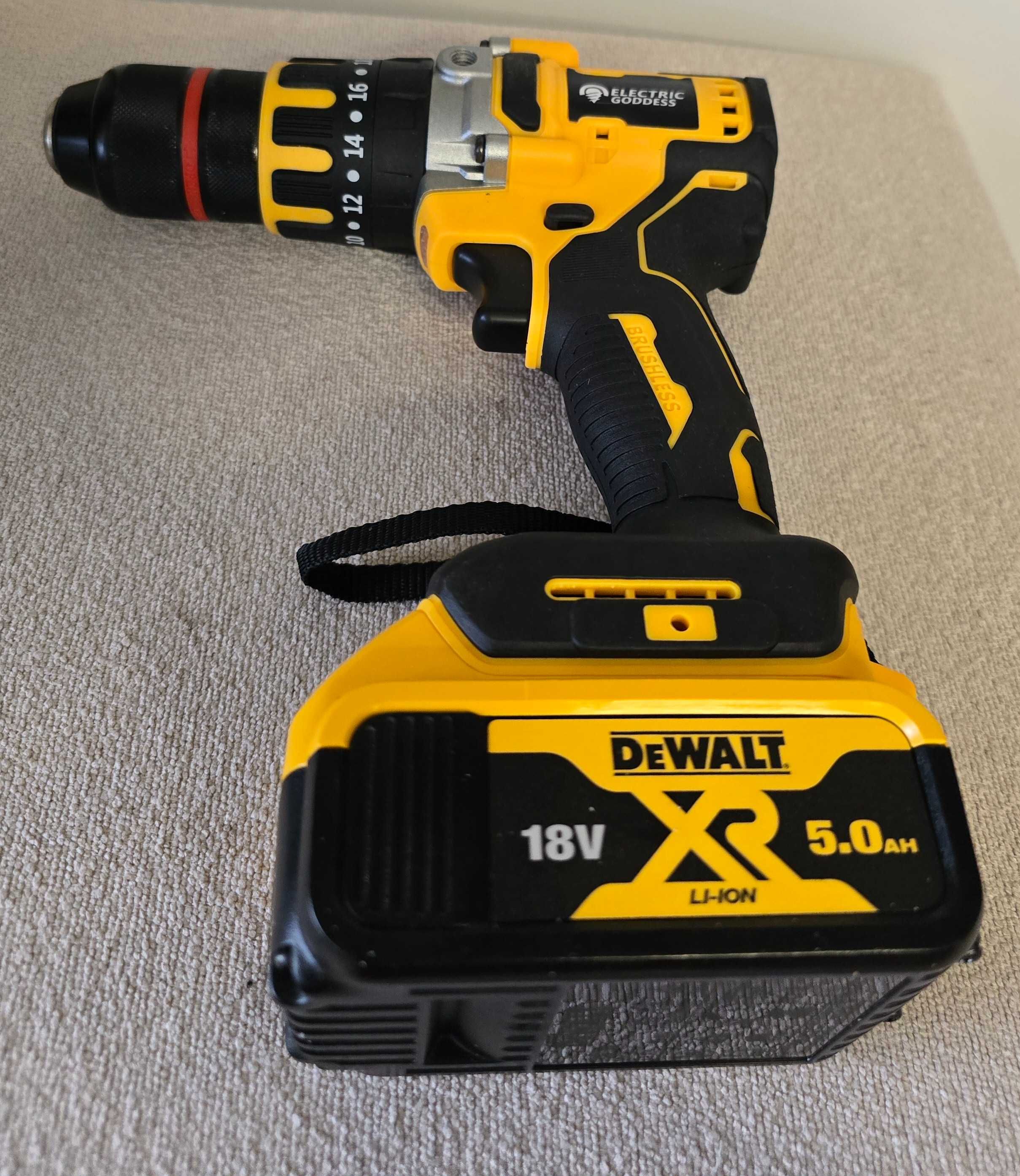 Wkrętarka akumulatorowa do baterii DEWALT