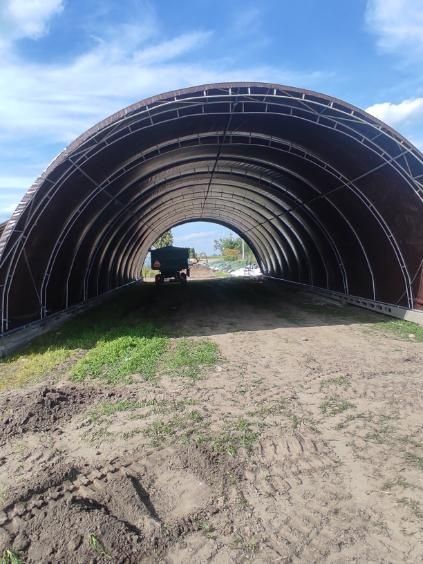 Plandeki na hale lukowe i namioty