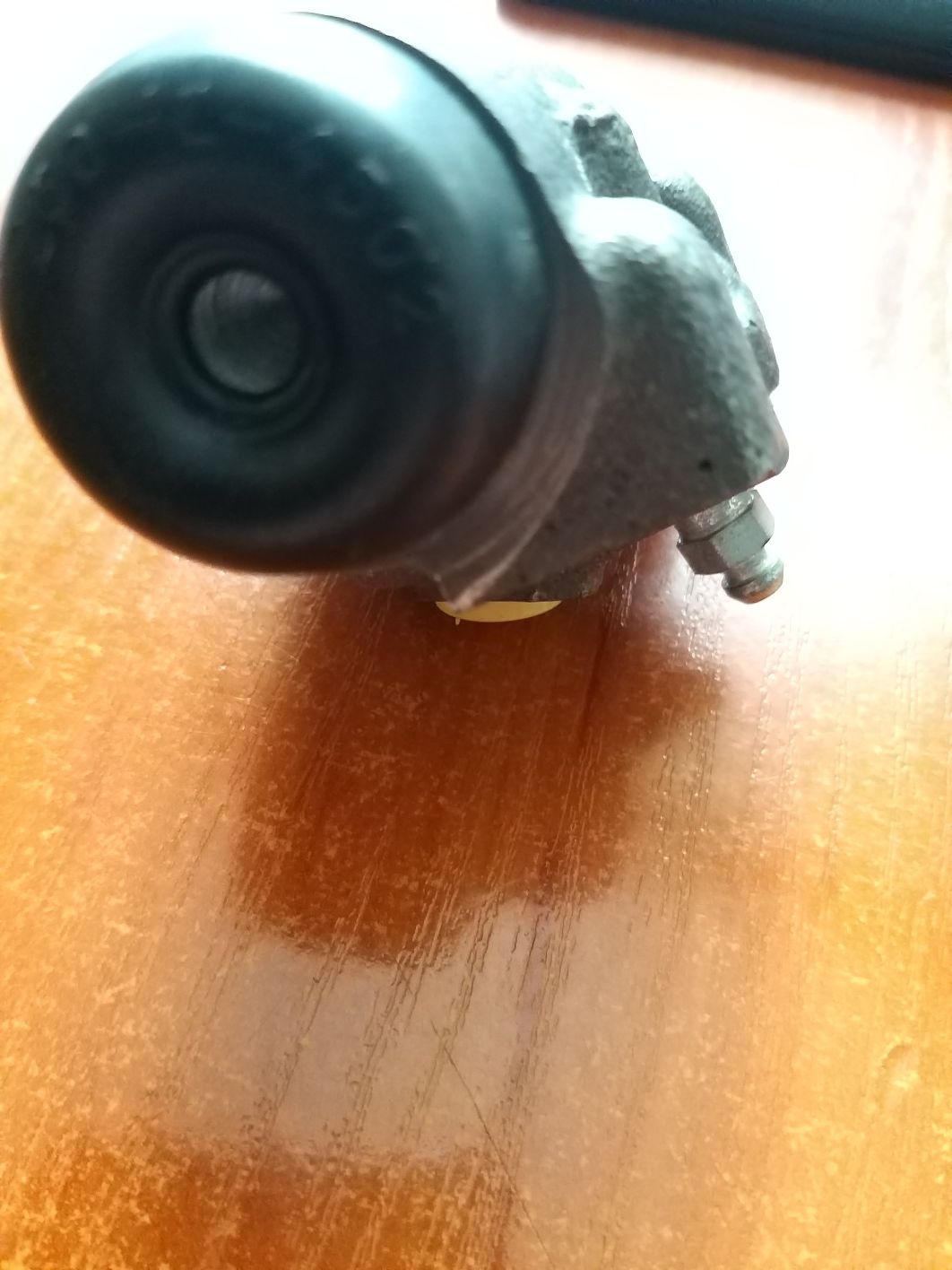 Cylinderek hamulcowy Cadillac Deville 4.5 V 8 90-93, Oldsmobile Torono