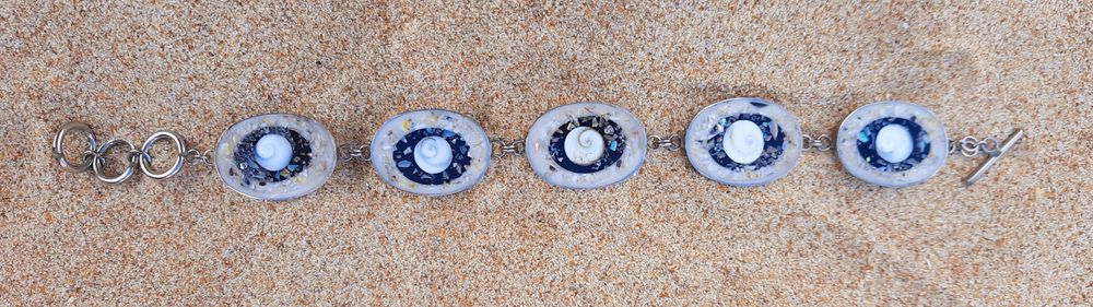 Pulseiras madre pérola,concha e missangas.