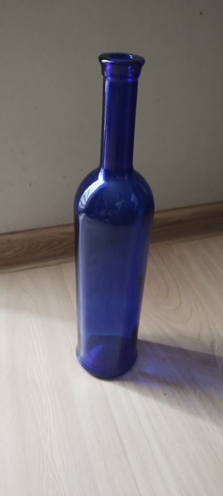Kobaltowa butelka