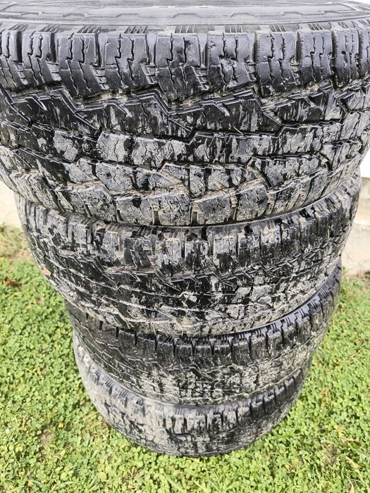 Зимова резина з дисками 31/10.5R15 Nokian rotiva AT