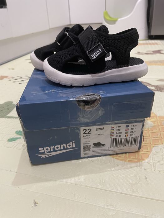 Босоніжки,сандалі Sprandi