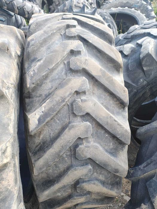 Opona przemysłowa 440/80-28 Michelin koparko ładowarka JCB Cat Case