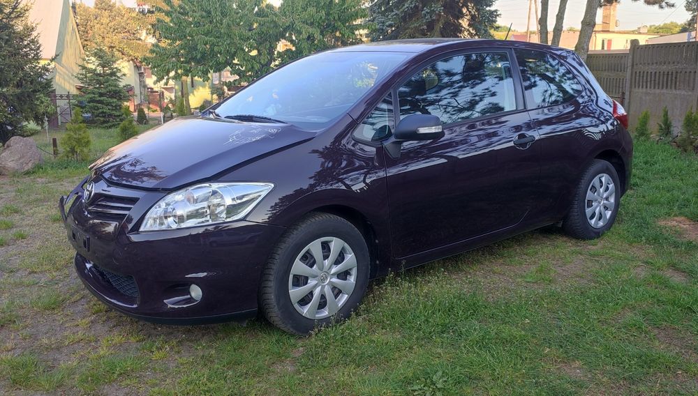 Toyota Auris Benzyna Klima Niski Przebieg 2010r