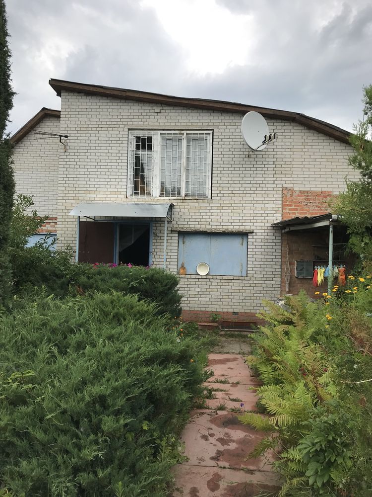 Продам Дачу біля озера.
