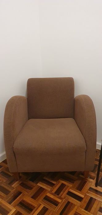 Sofazinho castanho camursa