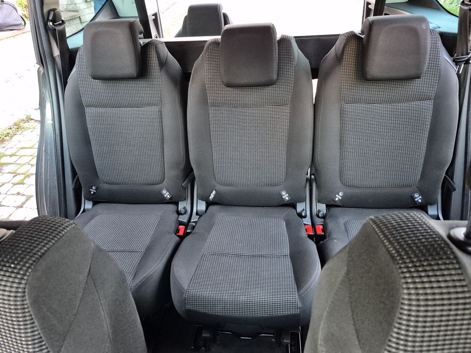 Peugeot 5008 1.6 бензин