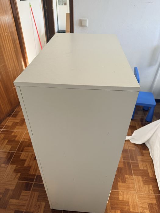 Comoda 4 gavetas BARATINHA