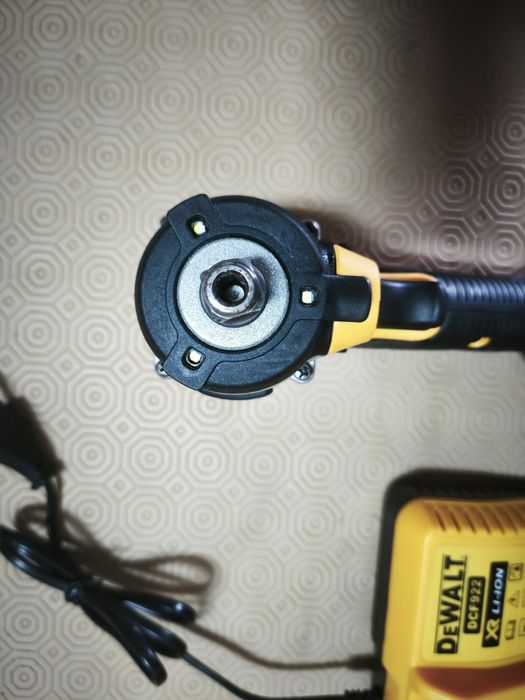 Chave de impacto caixa/bits + bateria + carregador