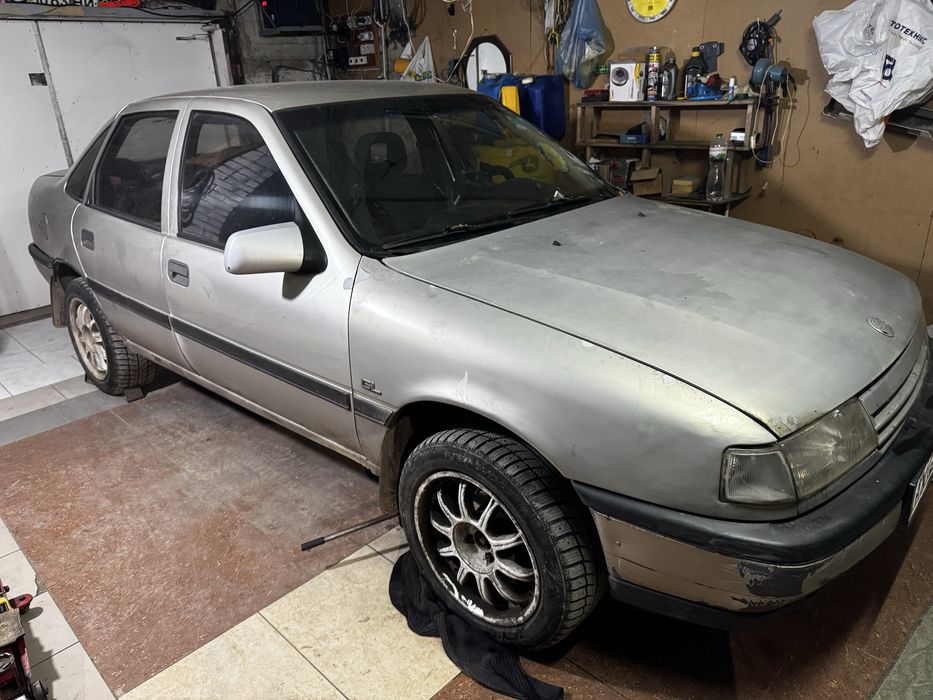 Opel vectra-a 1,8 89 року
