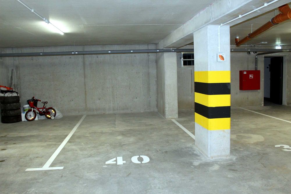 Wynajmę duże (3x5m) miejsce garażowe, Maślice, obok Biedronki/BluePark