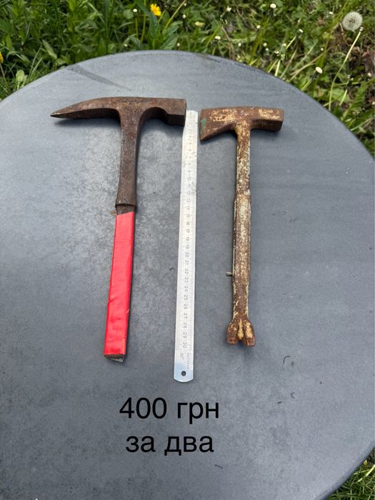 Клещ универсальный . Молоток кувалда кирка , тиски инструмент