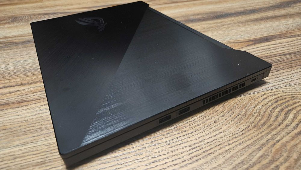 Asus ROG Zephyrus GA502DU /Ryzen 7 3750H/16 GB ram/512 SSD /GTX 1660Ti