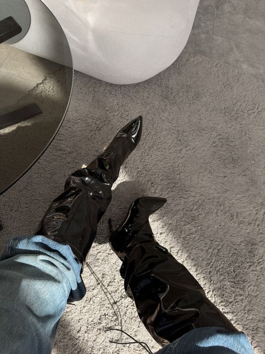 Лаковані чорні чоботи на шпильці, розмір 40