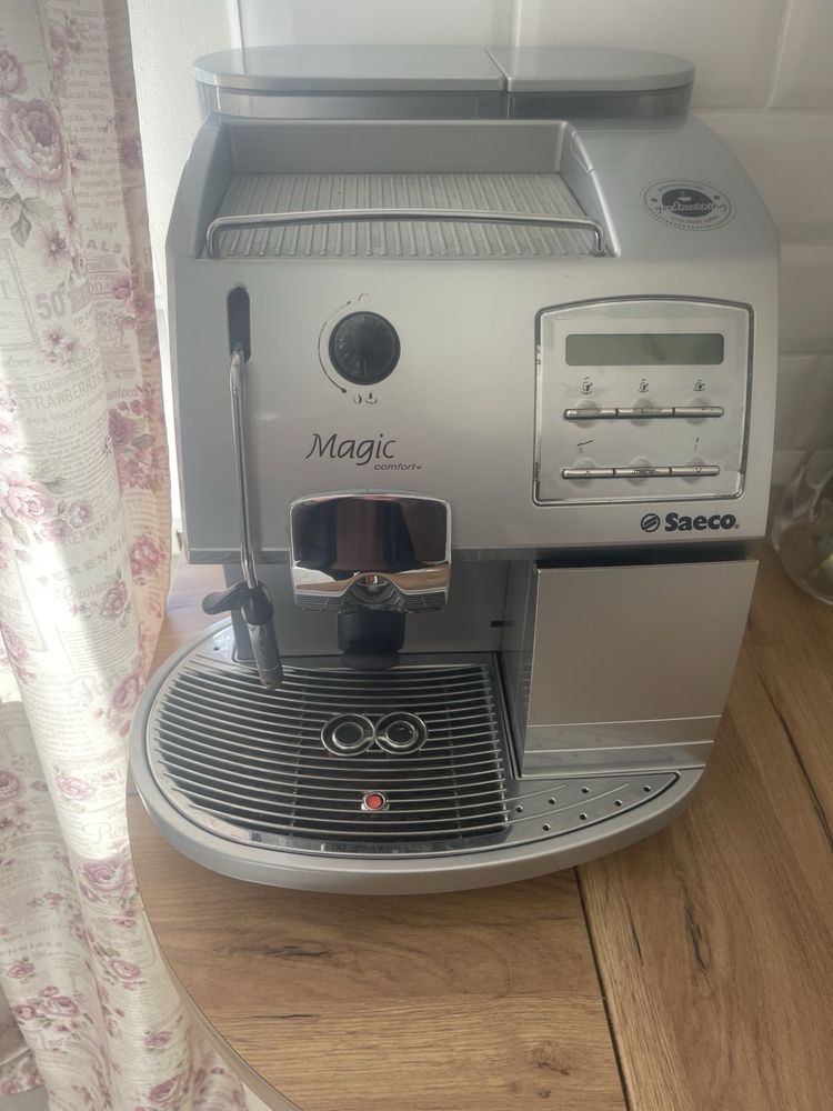 Кавомашина Saeco Magik comfort+.