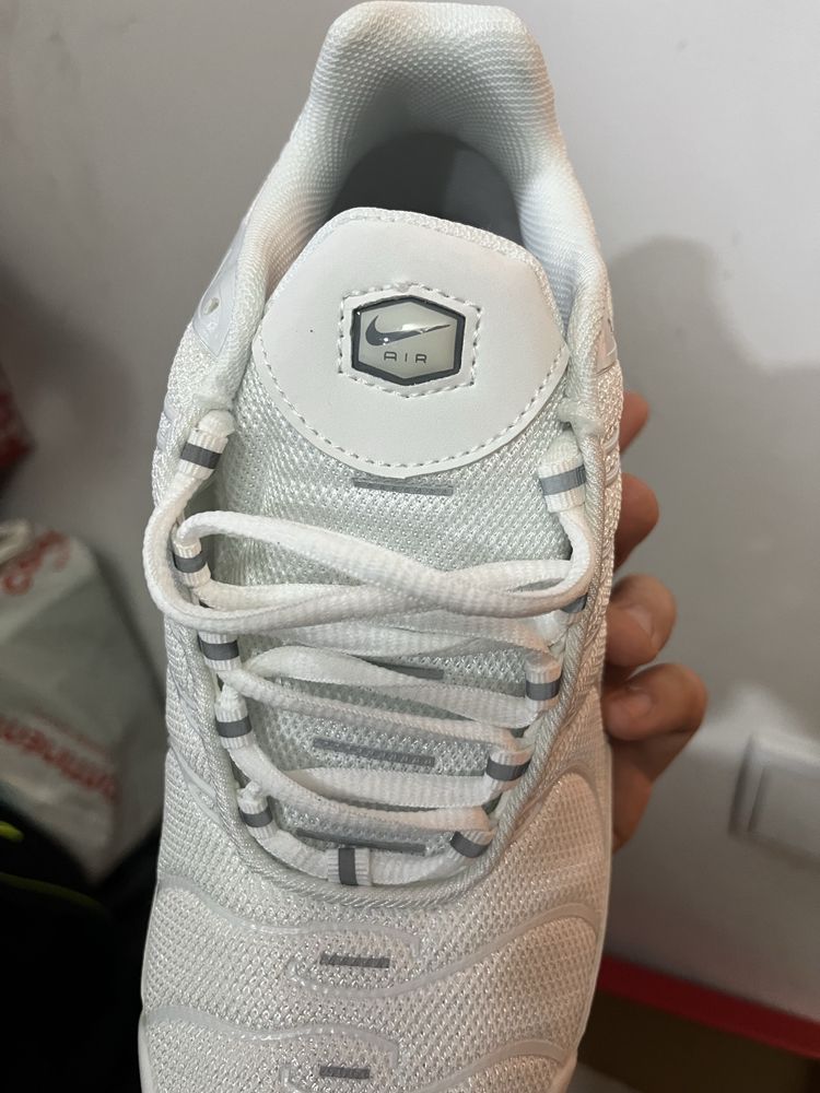 Nike Air Max Plus Branco (Tam.40)