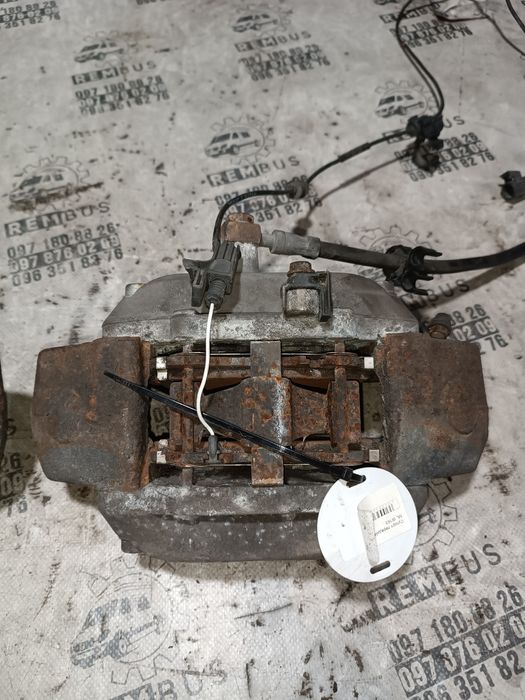 Супорт передній лівий правий MB ML W163 2005 МЛ Мерседес Суппорт