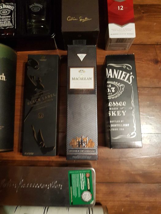 Подарочная металлическая коробка  JAMESON.