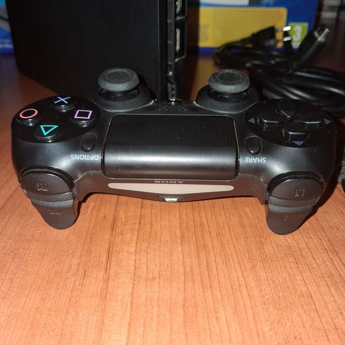 PlayStation 4 Slim – 500GB • Completa • Excelente Estado • Com Caixa F