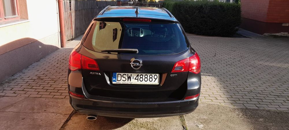 Opel Astra Kombi Automat 2.0 CDTI 165 KM – 2011 r. – diesel – po stłu