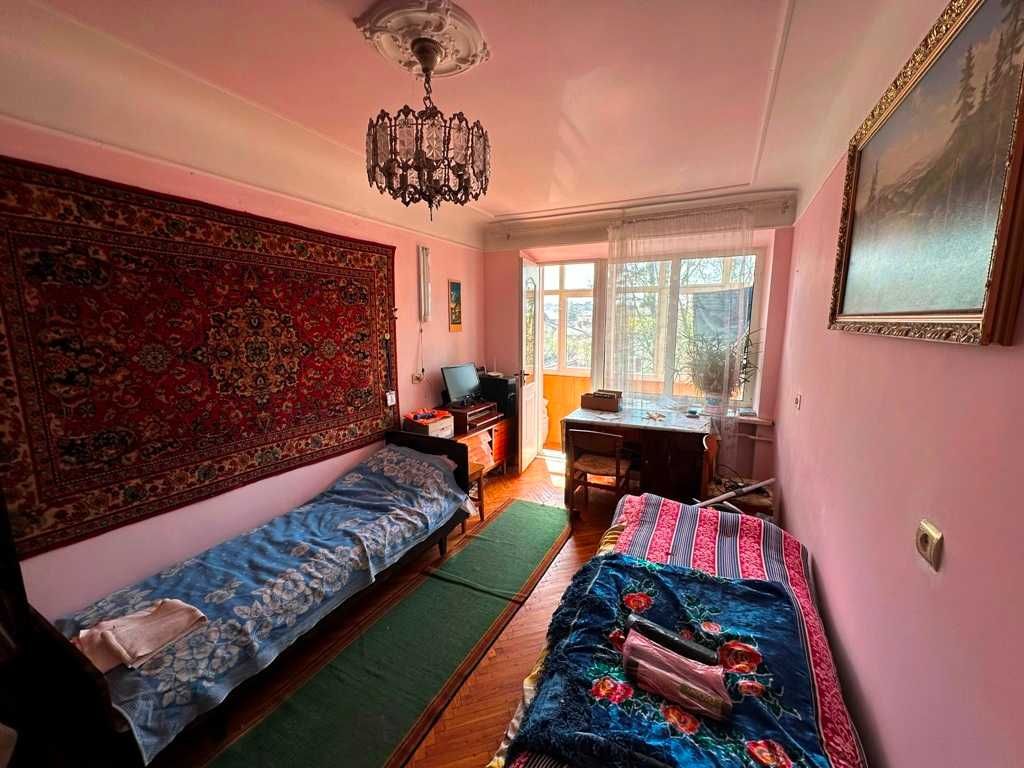 Продається 3 кімнатна квартира у ЦЕНТРІ міста