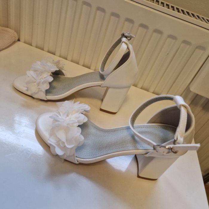 Buty ślubne nowe