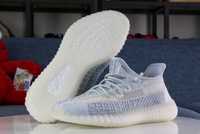 Adidas Yezzy rozmiar 43 1/3 kolor zimny niebieski