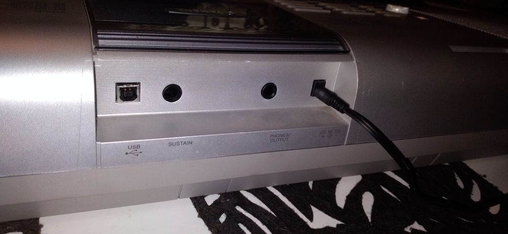 Keyboard Yamaha PSR- 295